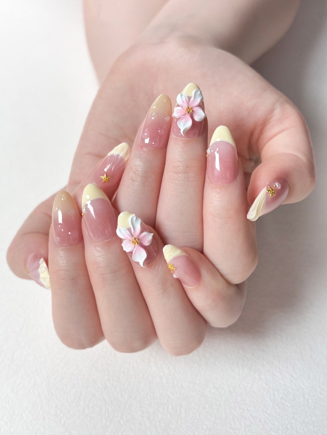 Beach Shell Gradient Press Ons