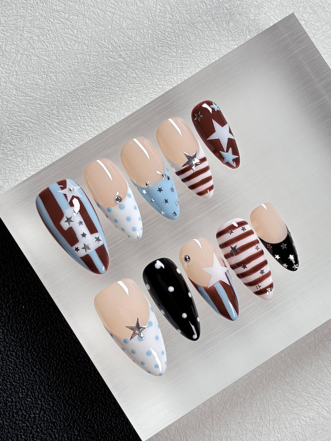 Retro USA Stripe Press Ons