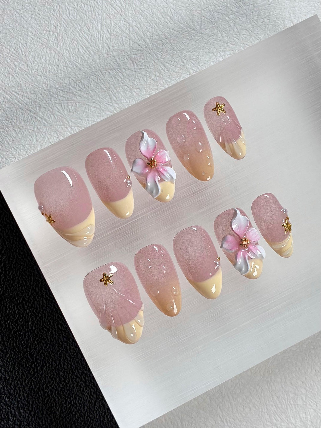 Beach Shell Gradient Press Ons