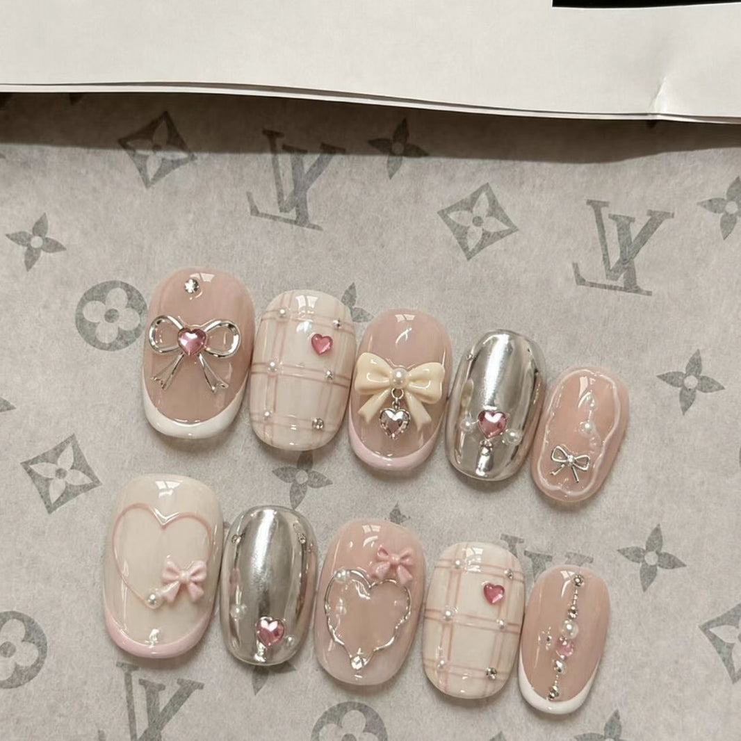 Soft Girl Vintage Plaid Metal Heart Manicure